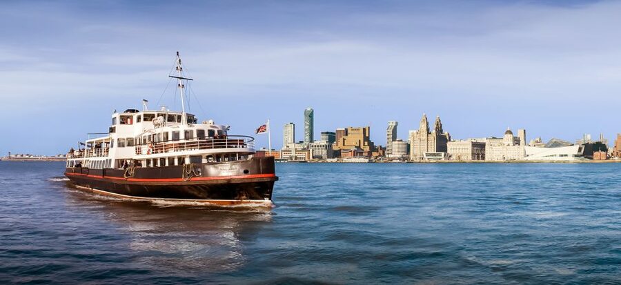 Liverpool: Sightseeing River Cruise on the Mersey River - Meeting the Three Graces from the river