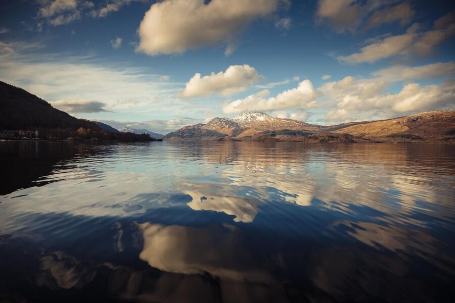 Loch Lomond: Island Discovery 2-Hour Cruise - Passing Loch Lomond Golf Club