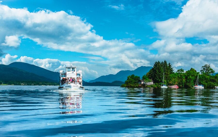 Loch Lomond: Scottish Highlands Sightseeing Cruise - Commentary, guides, and the value of local stories