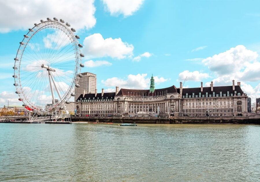 London: Afternoon Tea Cruise on the River Thames - Shakespeare’s Globe and Tate Modern from the river