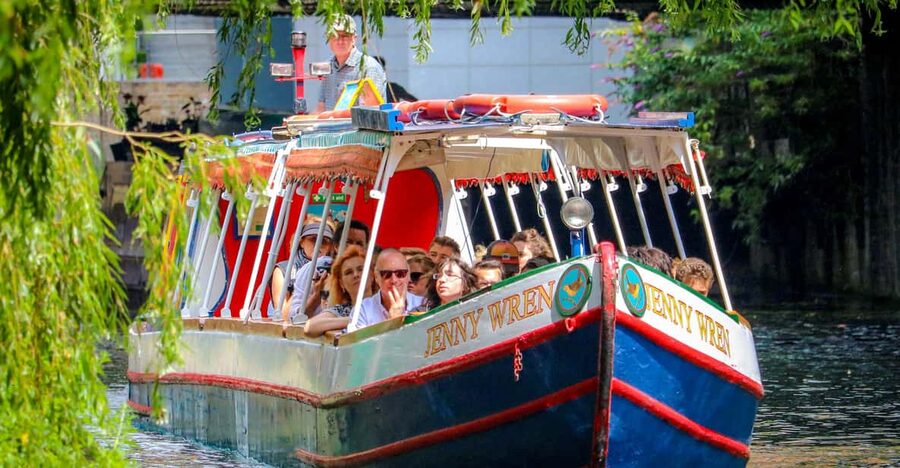 London: Canal Boat Ride on Camden Lock - Who should book the Camden Lock cruise?