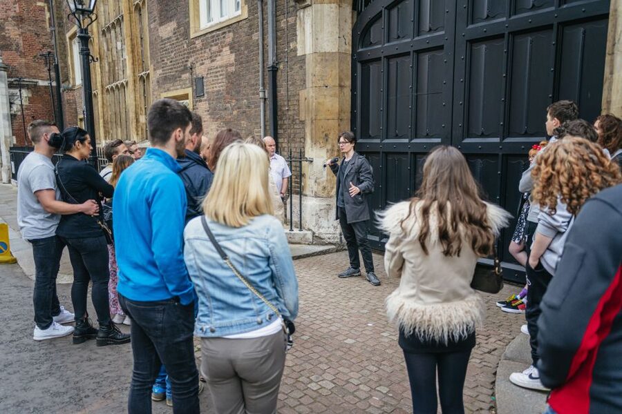 London: Ghost Walk and River Thames Boat Ride - Guide quality matters more than any other detail
