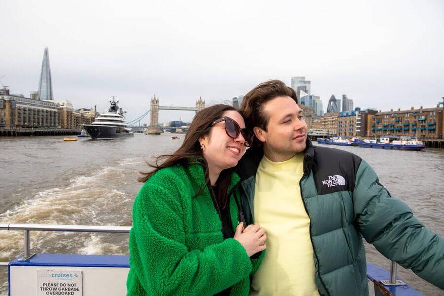 London: River Thames Hop-On Hop-Off Sightseeing Cruise - Central London Between Cleopatra’s Needle and Tate Modern