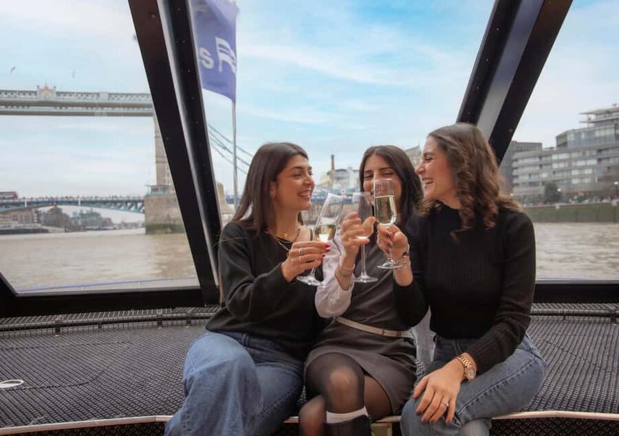 London River Thames Lunch Cruise - The return journey and final hour