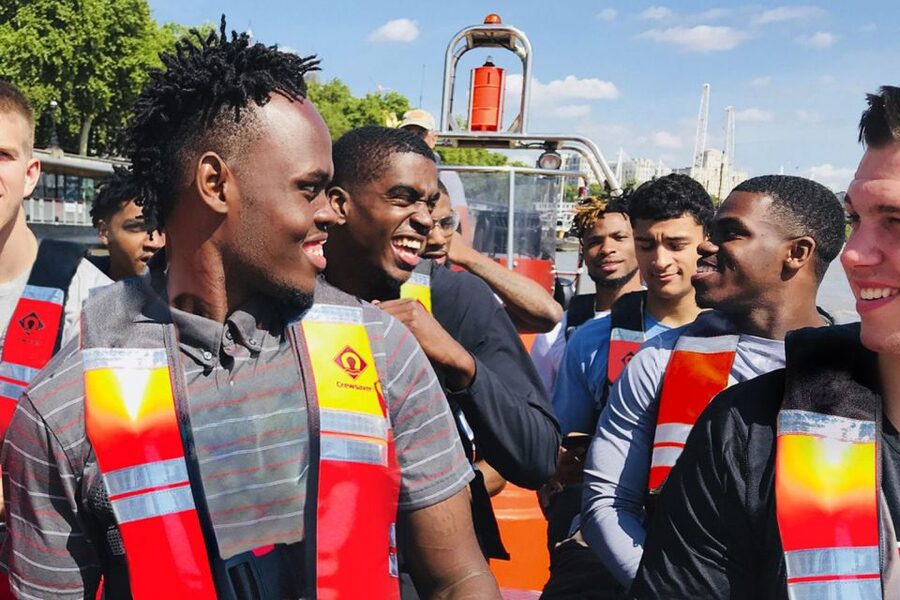 London: Speedboat Tour Through Heart of the City - The return trip and the role of the crew
