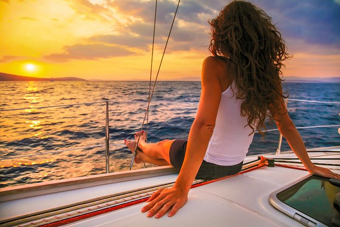 Los Cabos Luxury Sunset Sail with Light Appetizers and Open Bar - Crew Service Makes the Difference