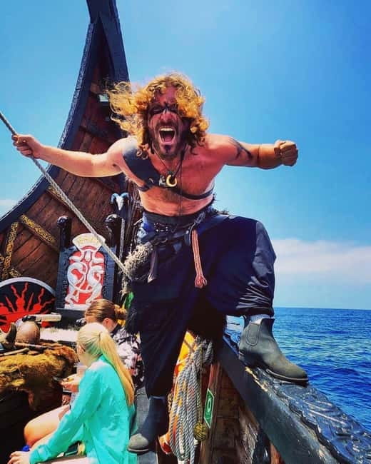 Los Cristianos: Whale Watching Cruise w/Swim Stop & Drinks - Setting sail from Los Cristianos Harbour