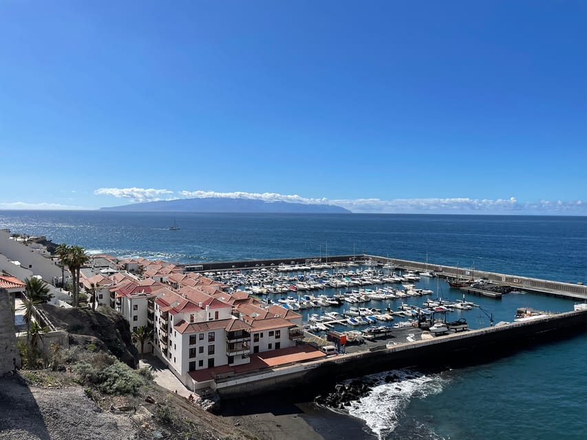 Los Gigantes: Sailing Excursion with Swimming, Drink & Tapas - Booking details worth knowing