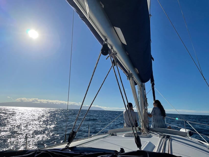 Los Gigantes: Sailing Excursion with Swimming, Drink & Tapas - Snorkeling below the cliffs