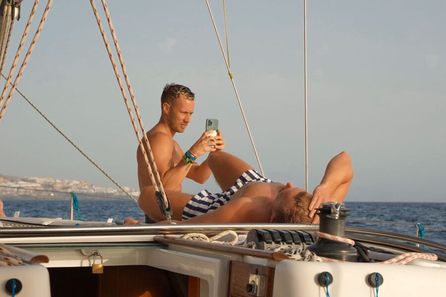 Los Gigantes: Sailing Excursion with Swimming, Drink & Tapas - Who should book this Los Gigantes excursion?