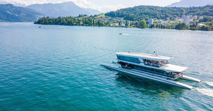 Lucerne: Round-Trip Catamaran Cruise on Lake Lucerne - What you see during the one-hour route