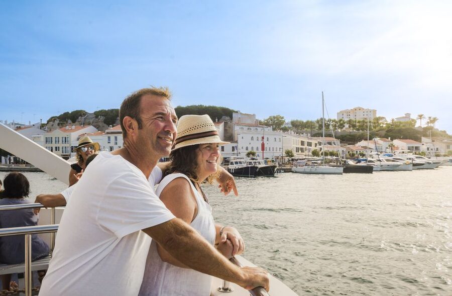 Mahon: Harbor Boat Tour with Underwater Viewing & Commentary - Why Mahón Harbor deserves a boat ride