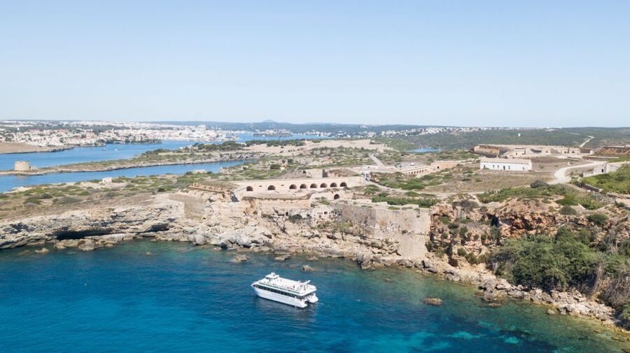Mahon: Harbor Boat Tour with Underwater Viewing & Commentary - Is $21 good value?