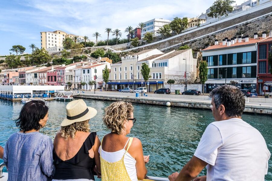 Mahon: Harbor Boat Tour with Underwater Viewing & Commentary - Who should book this Mahón harbor tour?