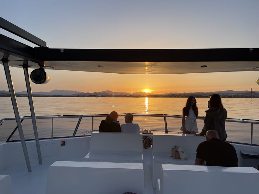Málaga: Sunset Catamaran Trip - Music, drinks, and the right kind of atmosphere