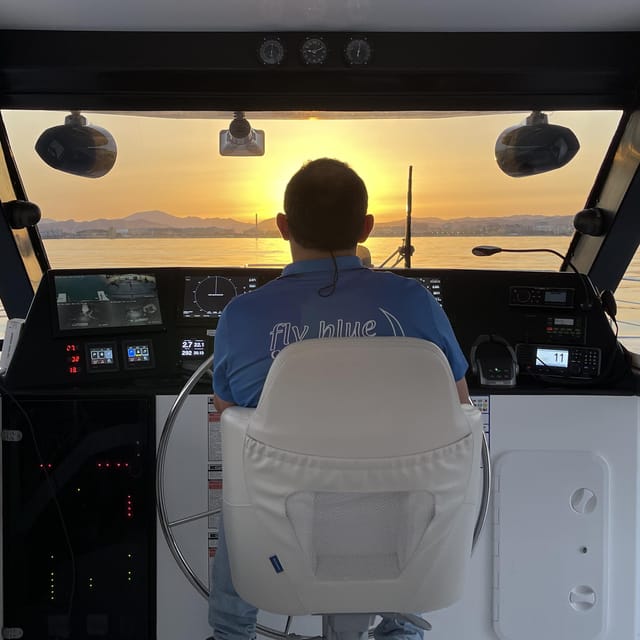 Málaga: Sunset Catamaran Trip - Timing, delays, and seasonal changes