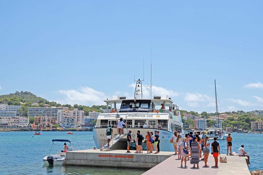 Mallorca: 2-Hour Coastline & Malgrat Islands Catamaran Tour - Views of Paguera, Santa Ponsa, Camp de Mar, and Calvià