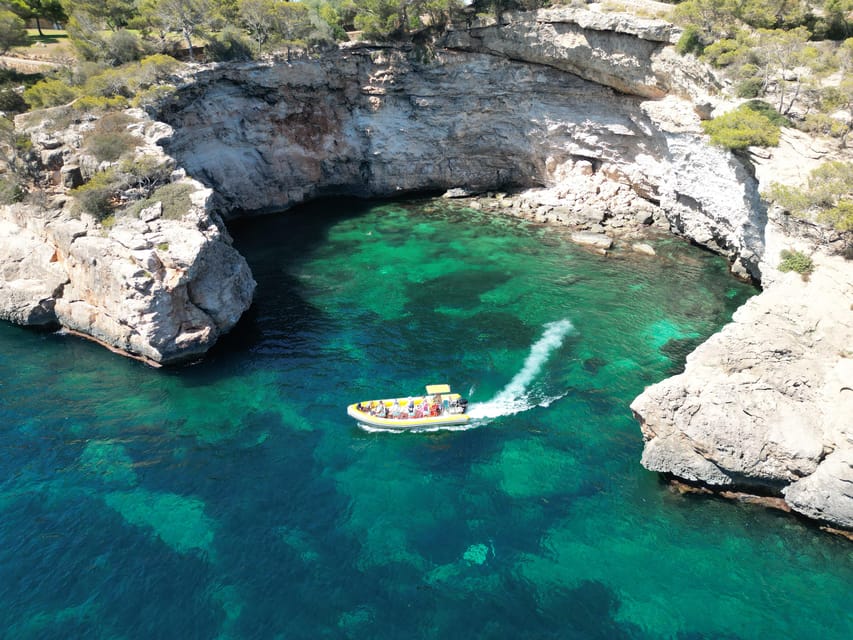 Mallorca: Caló des Moro and Cala Marmols Boat Tour - Cala Marmols, the quieter second swim