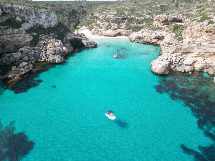 Mallorca: Caló des Moro and Cala Marmols Boat Tour - Port de Cala Figuera and the first coastal views