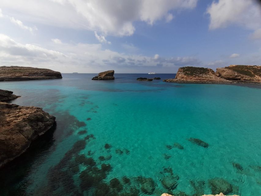 Malta: Comino, Blue lagoon, Crystal Lagoon Private Boat Tour - Blue Lagoon: beautiful water, careful timing
