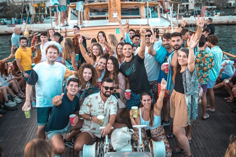 Malta: Lazy Pirate Boat Party with Drinks & Food - Key points at a glance