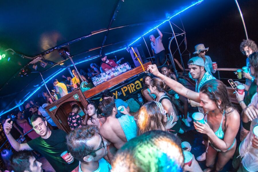 Malta: Lazy Pirate Boat Party with Drinks & Food - The DJ, dancing, and changing pace