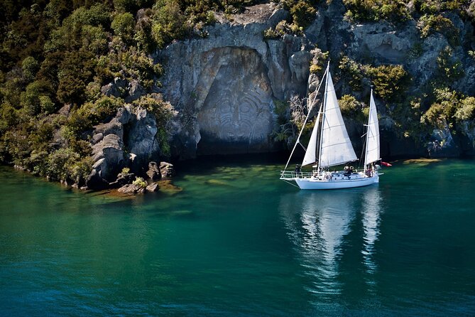 Maori Rock Carvings Eco Sailing Taupo - Swimming in the sheltered bays