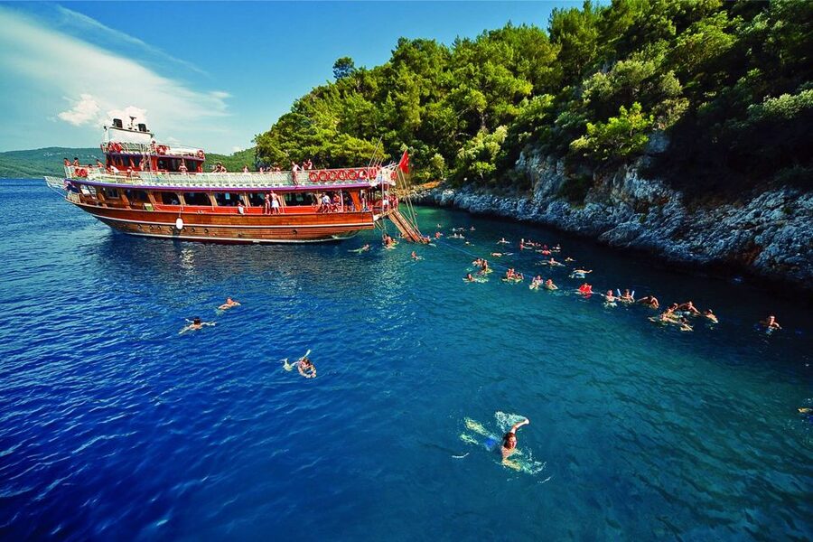 Marmaris: Boat Trip with Unlimited Drinks and BBQ Lunch - Turunc: One Hour on Shore