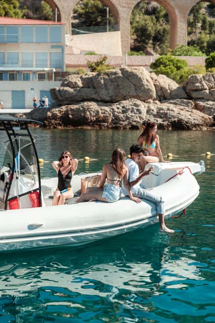 Marseille: Frioul Islands Boat Tour with Swim Stop - Twenty minutes at Port de Frioul