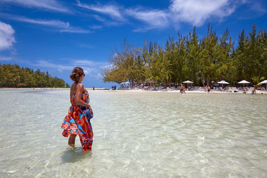 Mauritius: Catamaran Cruise to Ile Aux Cerfs with BBQ Lunch - Who should book this cruise?