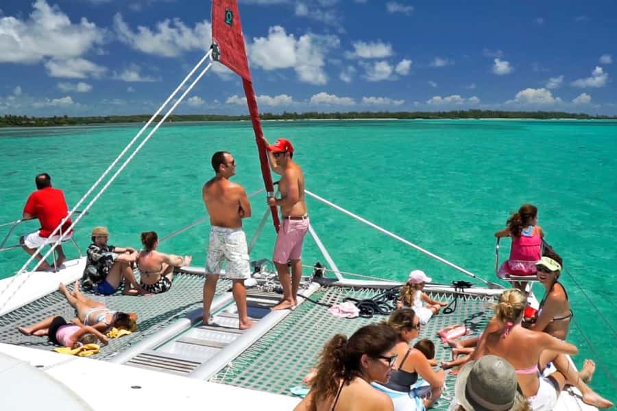 Mauritius: Ile Aux Cerfs Catamaran Trip w/ Lunch & Transfer - Lunch, drinks, and the relaxed middle of the day