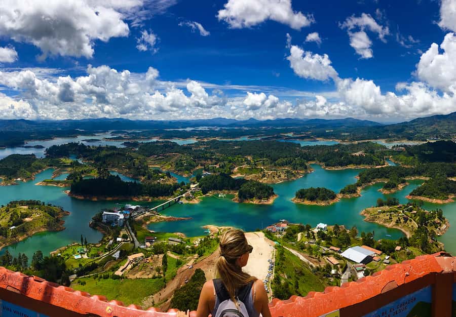Medellin: Guatapé Day Trip & Boat to Pablo Escobar's Estate - Guides, language, and group rhythm