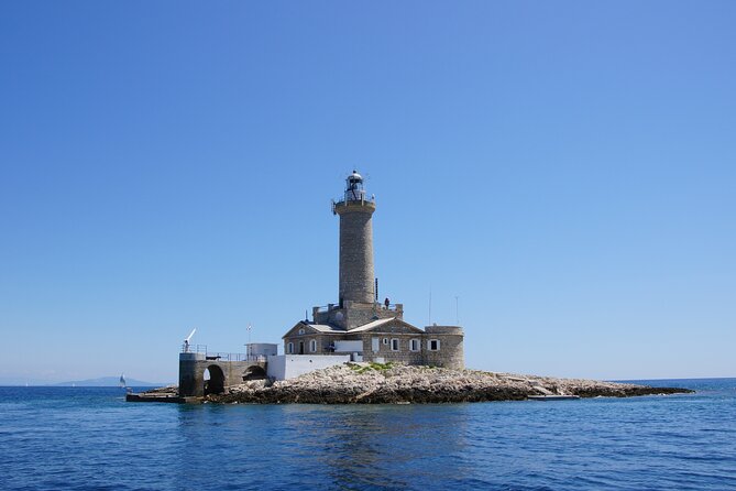 Medulin -Kamenjak 5h boat trip with lunch & drinks on Sandra Boat - Seeing the Porer Lighthouse From the Sea