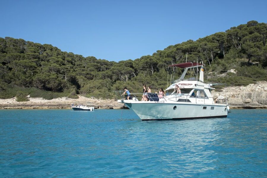 Menorca: 3.5 Hour South Coast Boat Excursion - Meeting at Cala Galdana and getting onto the boat