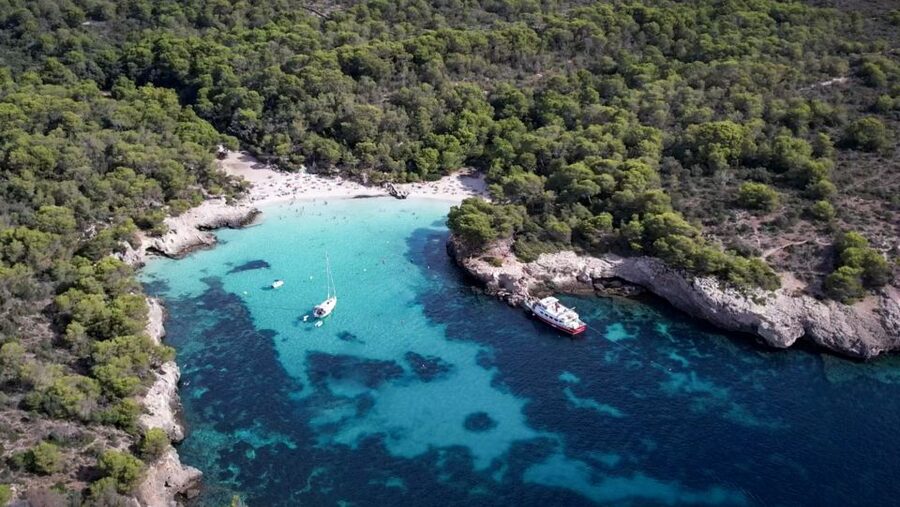 Menorca: Full-Day Boat Tour with Paella Lunch - Paella lunch with a clear limitation