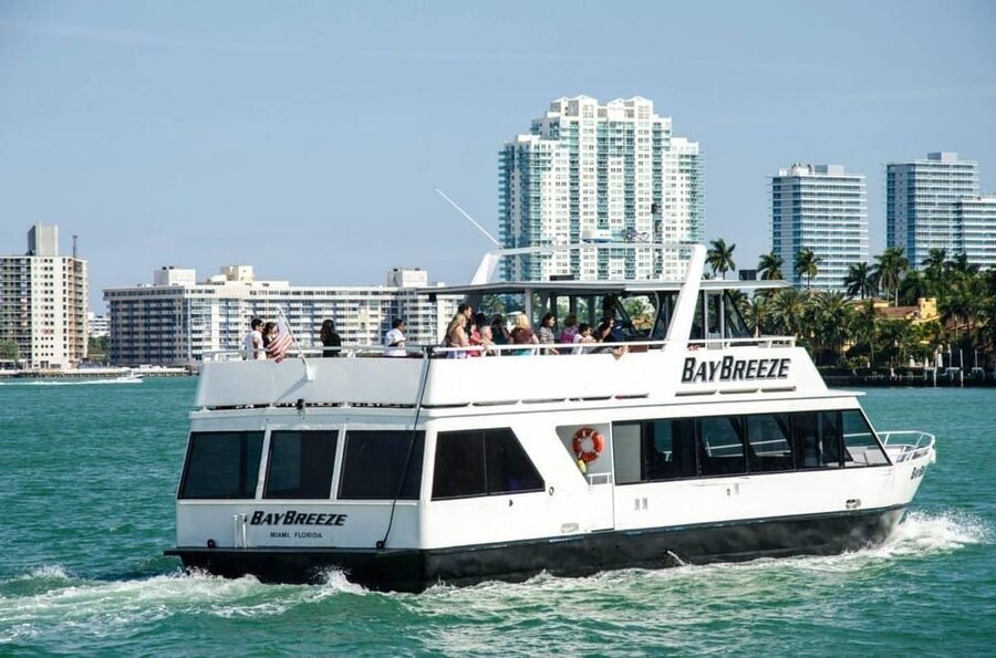 Miami: Biscayne Bay Millionaire's Homes Sightseeing Cruise - Key details at a glance