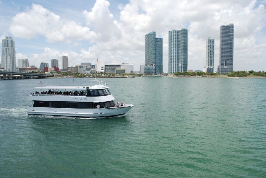 Miami: Hop-on Hop-off Open-top Bus Tour and Optional Cruise - Heat, seating, and comfort on the bus