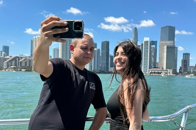 Miami Skyline Boat Cruise Past Millionaire's Homes Optional Stop - Drinks, snacks, and the true price