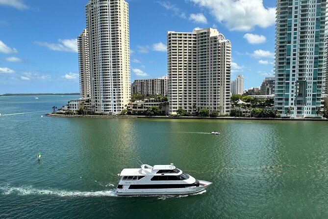 Miami Skyline Boat Cruise Past Millionaire's Homes Optional Stop - What the 75-minute route actually shows you
