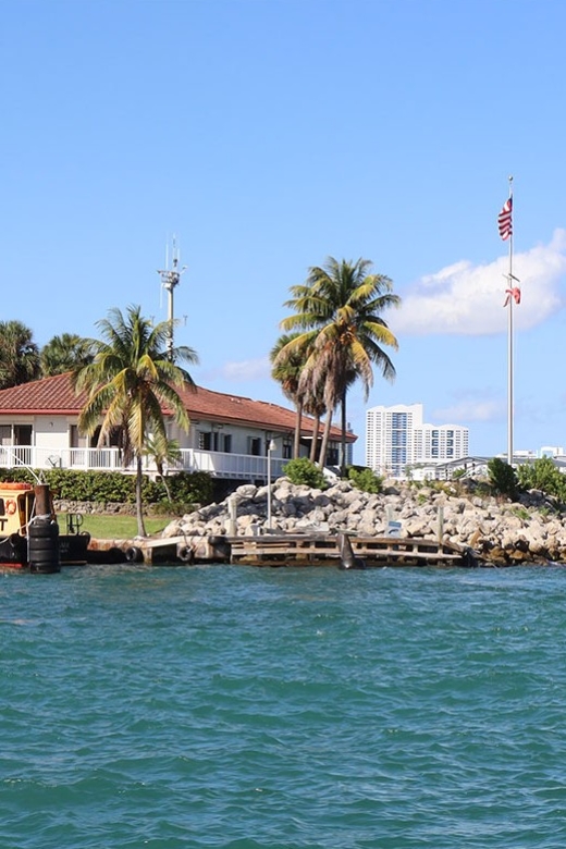 Miami Skyline Cruise of Millionaire Homes - What the 75-minute ride feels like