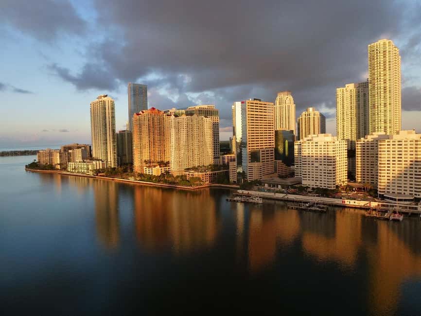 Miami Skyline Cruise of Millionaire Homes - Who should book this Miami cruise?