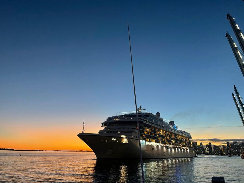 Miami Skyline Sightseeing Cruise and Millionaire Mansions - Starting at the Port of Miami and Kaseya Center