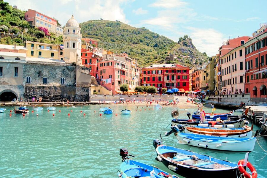 Milan: Cinque Terre Full-Day Guided Trip With Cruise - The train connection brings the day together