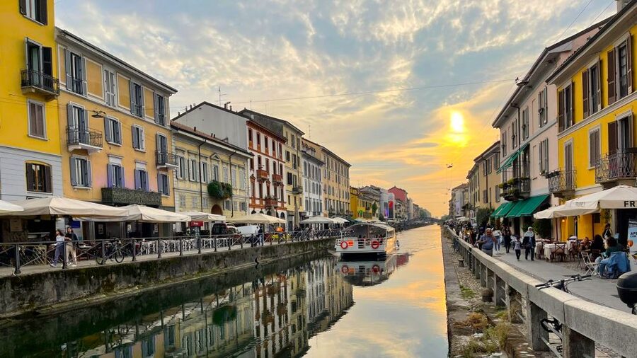 Milan: Navigli Canal Boat Cruise - The Naviglio Grande and Milan’s old working-class homes