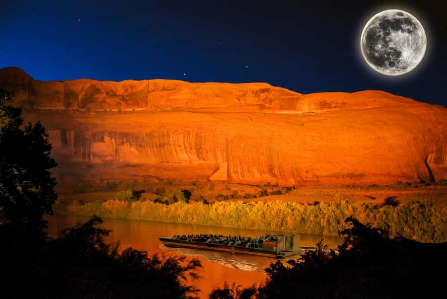 Moab: Colorado River Dinner Cruise with Music and Light Show - A filling cowboy-style dinner before boarding