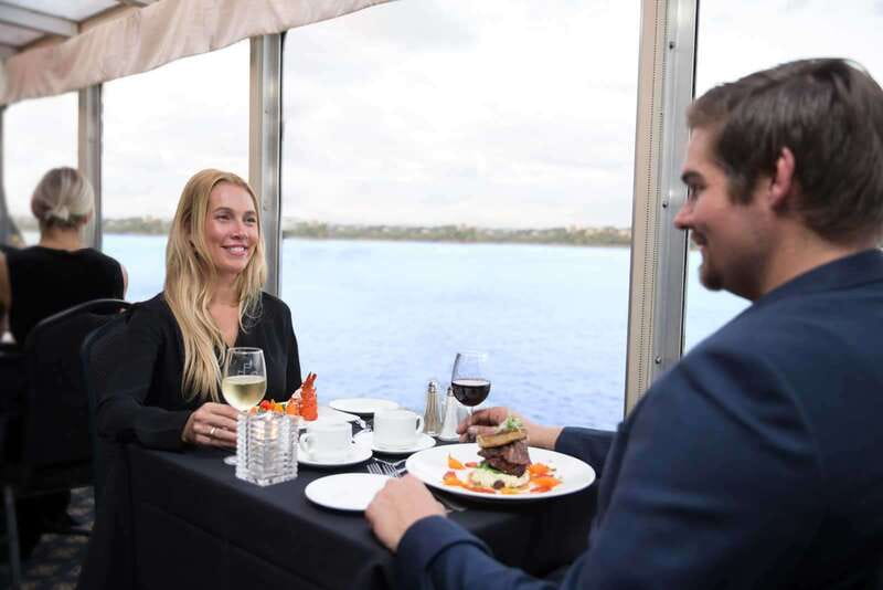 Montréal: 3 or 5-Course Dinner Cruise with DJ & Dancing - A bistronomic dinner built around Québec ingredients