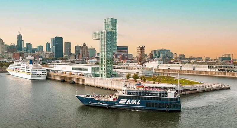Montréal: 3 or 5-Course Dinner Cruise with DJ & Dancing - The first hour: Old Port and Île Sainte-Hélène