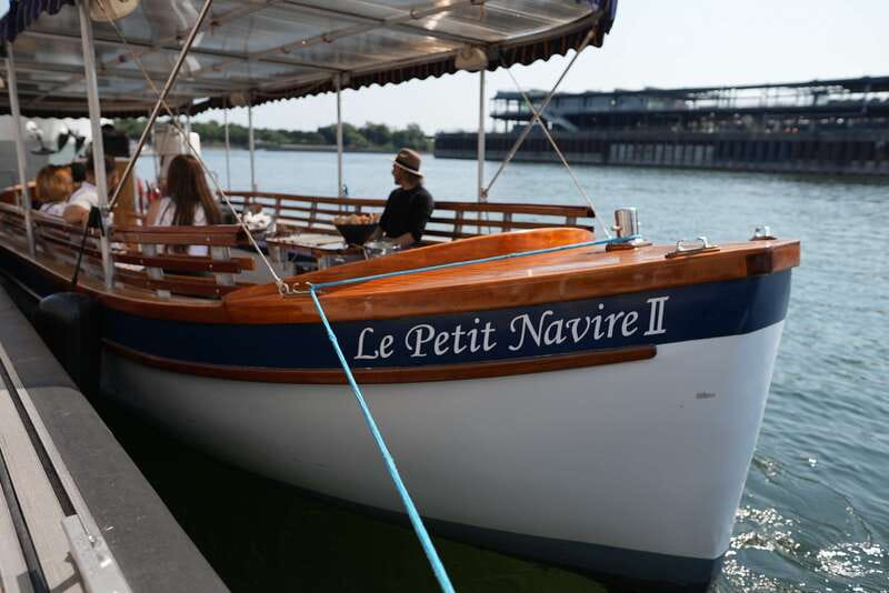 Montreal: Electric Boat Cruise with Onboard Drinks - The Lachine Canal, Silo #5, And Habitat 67