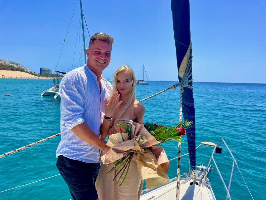 Morro Jable: Sailing Boat Excursion with Food and Drinks - A generous Canarian lunch with drinks included