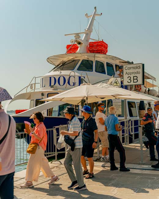 Murano & Burano: Boat Tour with Guide & Glass Factory Visit - Should you book it?